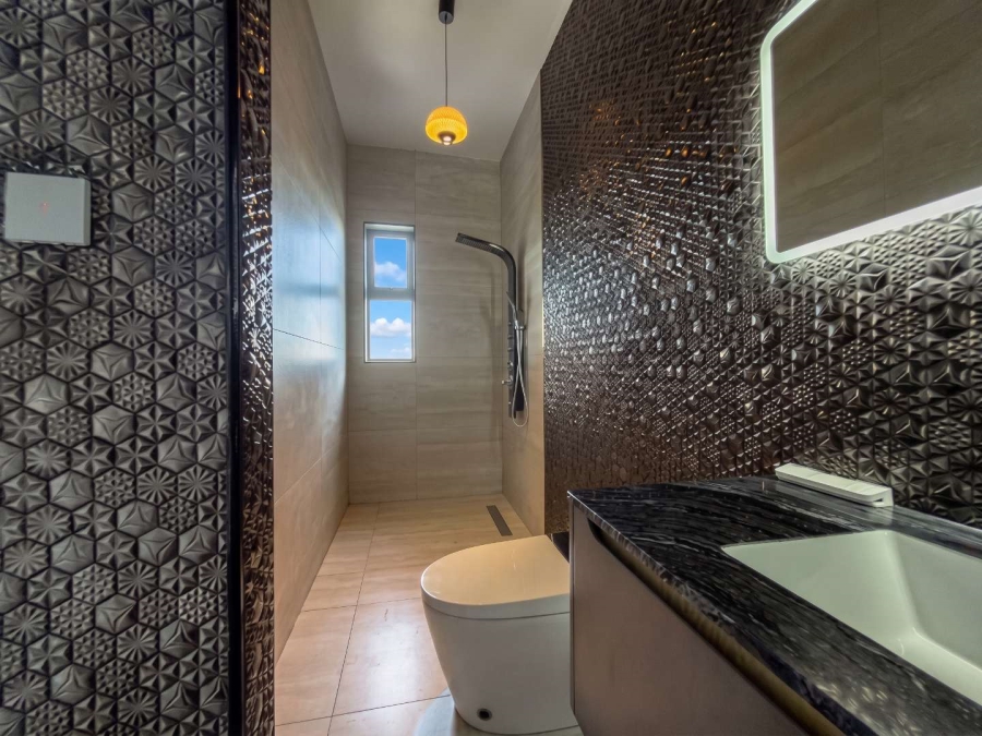 6 Bedroom Property for Sale in Sandown Western Cape